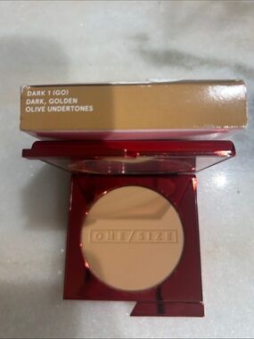ONE/SIZE Matte Pressed Powder Foundation - Dark 1 (Golden Olive)